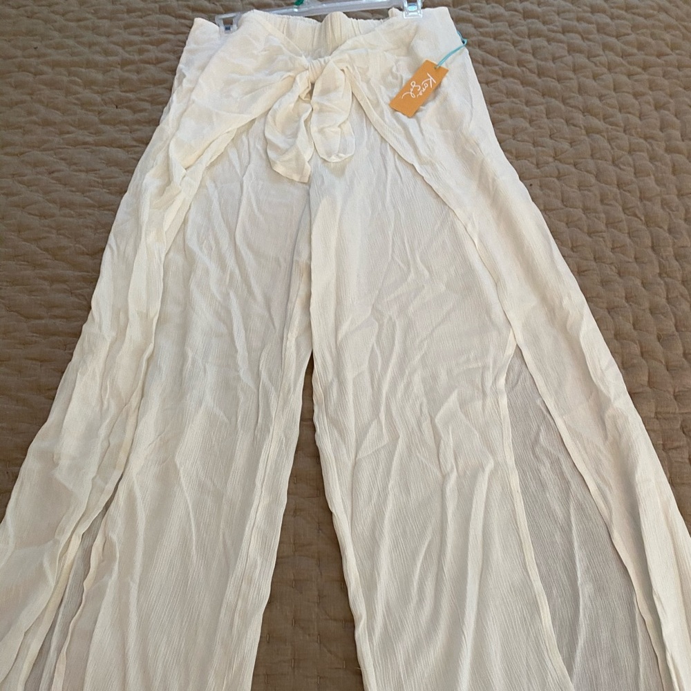 NWT beach cover up pants white never worn